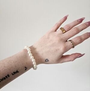 Elegant Faux Pearl Bracelet